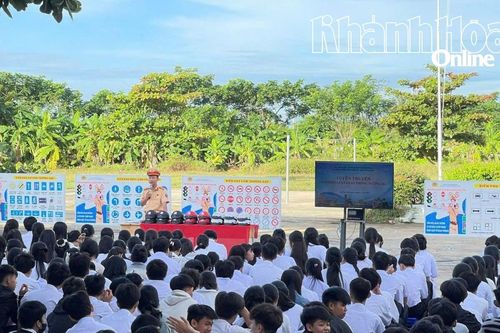 Hơn 560 học sinh được tuyên truyền về an toàn giao thông