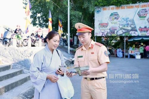 Hiểu luật để tốt đời đẹp đạo