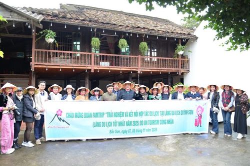 Gần 50 đại biểu tham gia Famtrip 'Trải nghiệm và kết nối hợp tác du lịch' tại Làng du lịch cộng đồng Quỳnh Sơn