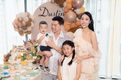 Quang Minh: Tổ ấm viên mãn tuổi 65 bên vợ kém 37 tuổi