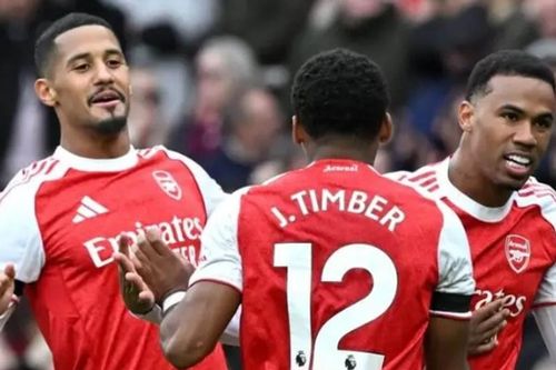 Arsenal lột xác kỷ luật: 0 thẻ đỏ, dẫn đầu fair play