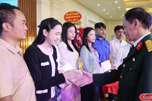 Vun đắp mối quan hệ hữu nghị đặc biệt Việt Nam – Lào