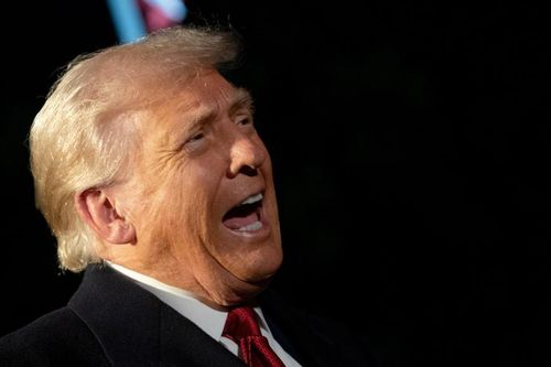 Chín tháng nắm quyền của Tổng thống Donald Trump Những 'vết rạn' trên 'bức tranh quyền lực'