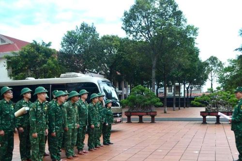 Bộ đội Biên phòng tỉnh Đắk Lắk điều động 50 cán bộ, chiến sĩ giúp người dân ứng phó bão số 13