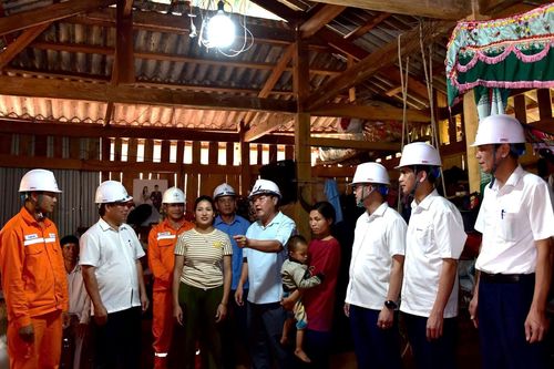 Chuyện về những người dựng xây 'con đường ánh sáng' - Kỳ 2: Khi điện sáng - Cuộc sống đổi thay