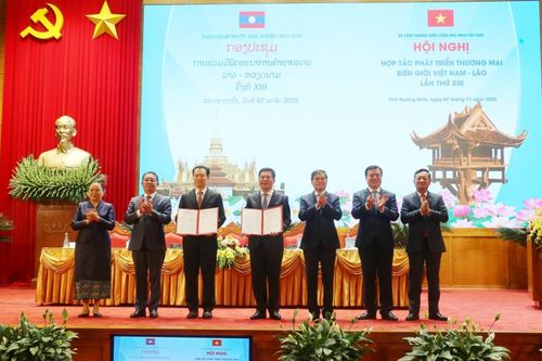 Thương mại Việt - Lào lập kỷ lục mới sau 10 năm hợp tác