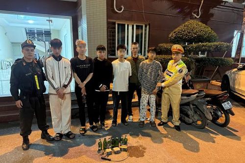 Cảnh sát 141 tóm gọn nhóm thanh niên mang 'đồ' ra phố gây rối