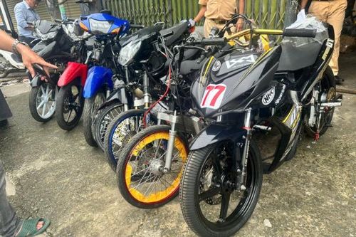 TP Hồ Chí Minh: Đột kích 'lò độ xe', nhiều xe không rõ nguồn gốc bị tạm giữ