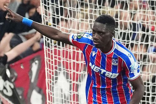 Crystal Palace thắng trận sân nhà đầu tiên ở cúp châu Âu