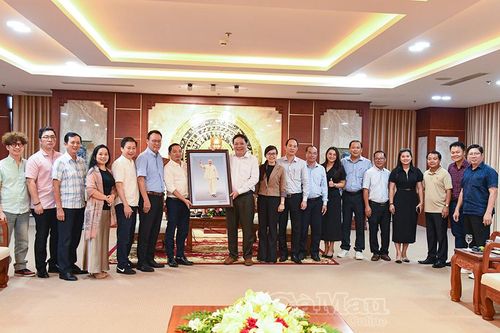 Chủ tịch UBND tỉnh Phạm Thành Ngại tiếp đoàn công tác VTV Tây Nam Bộ
