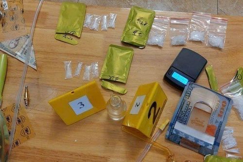 Bắt quả tang Trần Minh Tân và đồng bọn tàng trữ trái phép chất ma túy