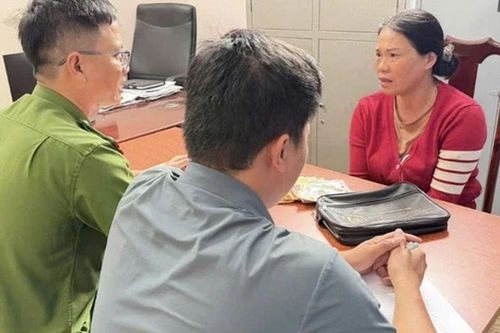 Bắt Vũ Thị Hồng - 'nữ quái' cướp giật tài sản của cụ ông bán vé số