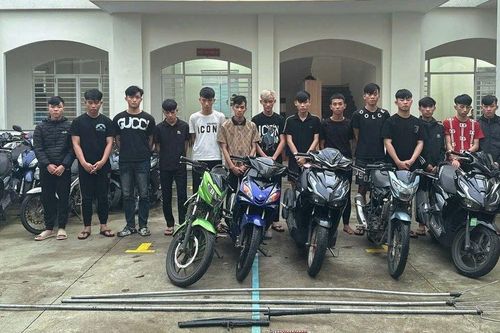 Khởi tố, bắt tạm giam 15 đối tượng mang hung khí đi tìm 'đối thủ' gây sự đánh nhau
