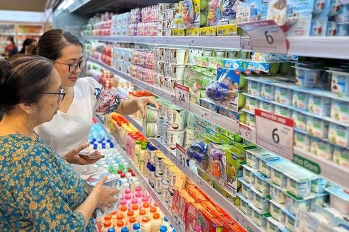 Dân sợ hàng dỏm, siêu thị, trung tâm mua sắm 'ăn nên làm ra'