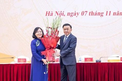 Đồng chí Bùi Thị Minh Hoài giữ chức Chủ tịch Ủy ban Trung ương MTTQ Việt Nam khóa X