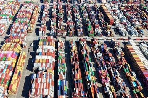 Trung Quốc: Xuất khẩu suy giảm do doanh nghiệp lo ngại diễn biến thương mại