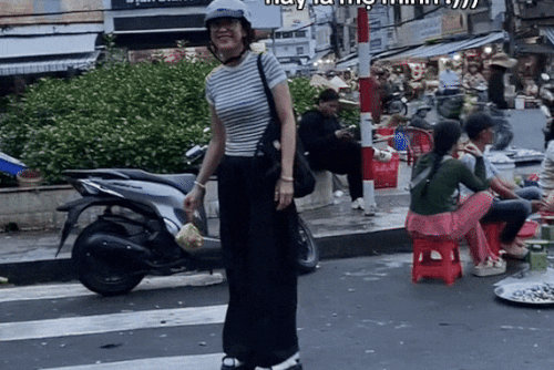 Cô giáo 42 tuổi hút triệu view vì ngoại hình quá trẻ