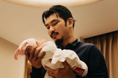 Diễn viên Hà Hiền đón con đầu lòng