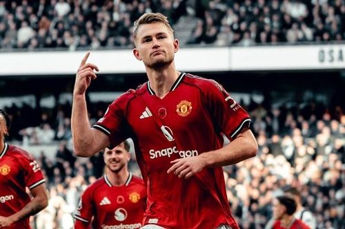 MU thoát thua Tottenham ở phút 90+6