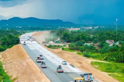 Hơn 51% vốn đầu tư công năm 2025 được giải ngân sau 10 tháng, Bộ Tài chính yêu cầu tăng tốc