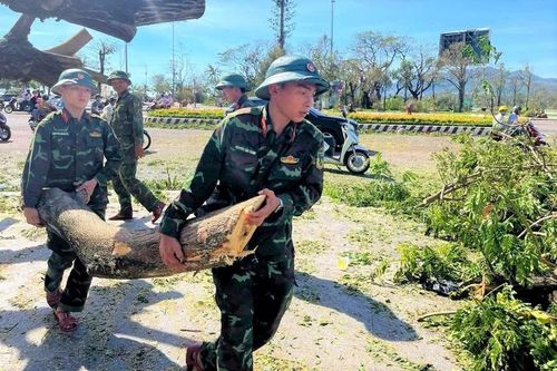 Gia Lai làm việc 2 ngày cuối tuần để khắc phục hậu quả do bão số 13 gây ra