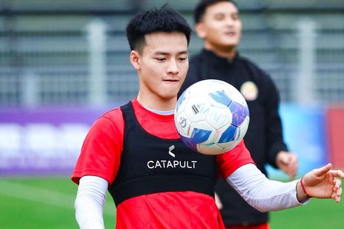 Tuyển thủ U22 Việt Nam vượt khó, vinh dự khi lọt đề cử Quả bóng Vàng Việt Nam
