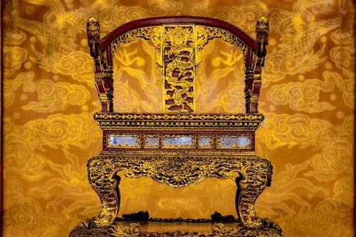 Bảo vật cung đình triều Nguyễn – Di sản vàng son của một triều đại