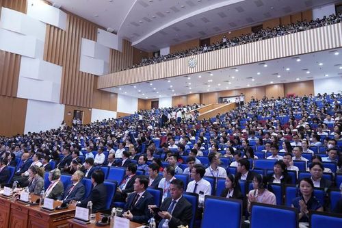 Giáo dục y học trong kỷ nguyên số: Có AI hỗ trợ, bác sĩ vẫn là trung tâm