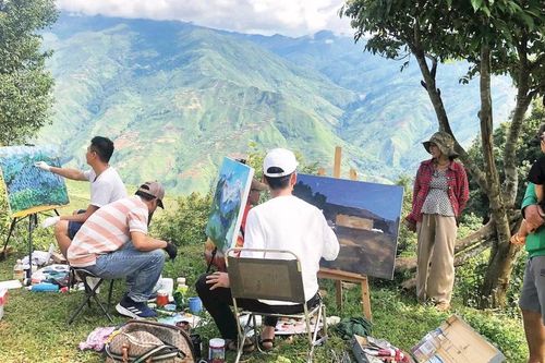 Vẽ miền núi, ươm mầm yêu thương