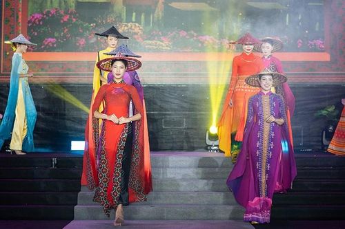 Vũ Thảo Giang giới thiệu di sản vùng cao qua bộ sưu tập 'Hương sắc Việt Nam'
