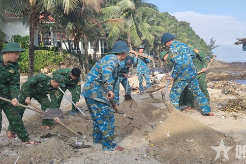 Đà Nẵng: Các đơn vị ra quân vệ sinh môi trường bờ biển