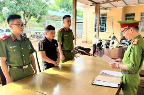 Khởi tố 'con nghiện' đầu têu