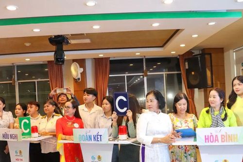 Gắn kết gia đình Việt với sinh viên Lào, Campuchia