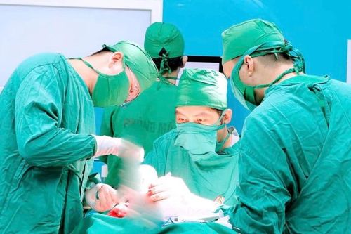 Ghép sọ tự thân cho thiếu niên ở Quảng Ninh