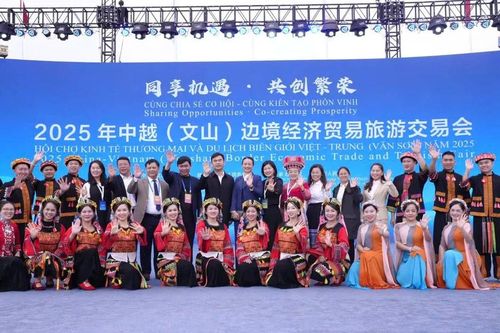 Tuyên Quang đẩy mạnh hợp tác du lịch vùng biên giới