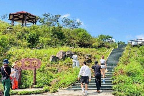 Đà Nẵng mở lại hai tuyến tham quan bán đảo Sơn Trà