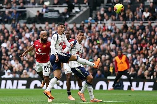 MU thoát thua phút cuối trên sân Tottenham Hotspur