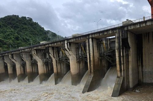 Vận hành xả điều tiết nước tại thủy điện Khe Bố và thủy điện Nậm Mô