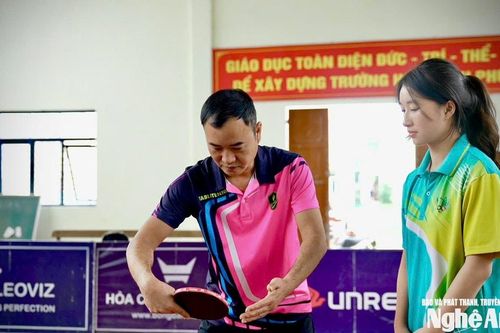 Thầy giáo Lữ Hoài Trung – người 'truyền lửa' cho bóng bàn Con Cuông