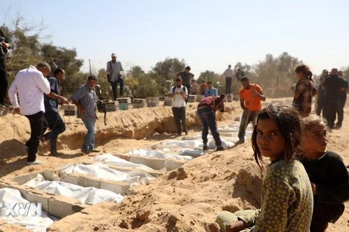 Israel trao trả 15 thi thể người Palestine theo thỏa thuận ngừng bắn