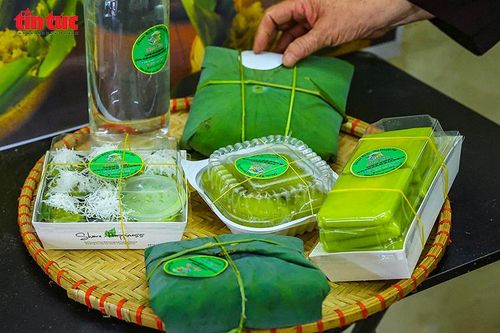Cốm Mễ Trì đỏ lửa, rộn ràng nhịp chày giã vào vụ mới