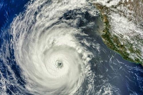 Bão Uwan tiếp tục mạnh lên trên vùng biển của Philippines