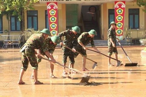 Hỗ trợ vùng 'rốn lũ' Lệ Thủy khắc phục hậu quả thiên tai
