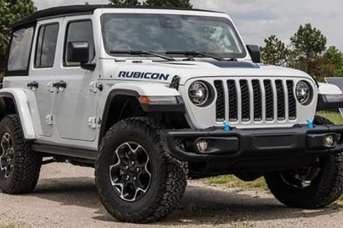 Hơn 320.000 xe Jeep hybrid bị triệu hồi vì lỗi pin điện cao áp