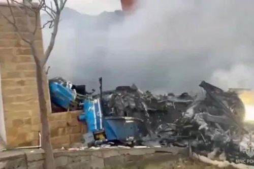 Nga: Trực thăng rơi vào nhà dân, 4 người thiệt mạng