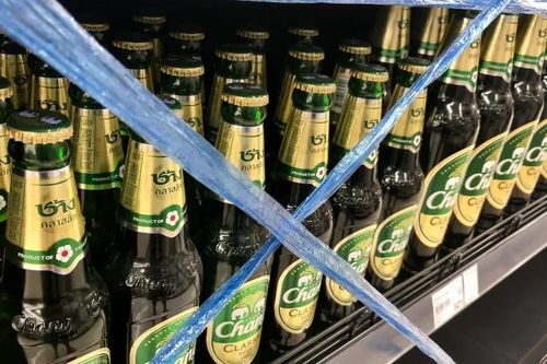 Thái Lan: Người uống rượu ban ngày sẽ bị phạt 300 USD