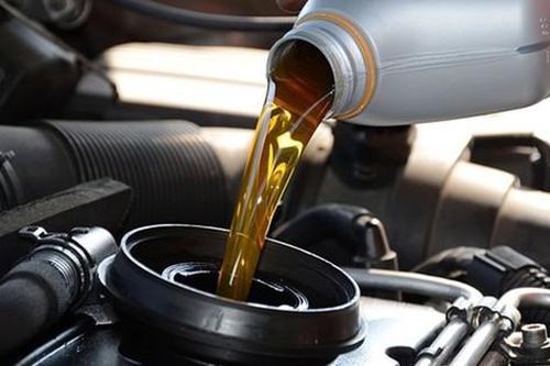 Chọn đúng dầu máy là cách quyết định sức bền xe hơi