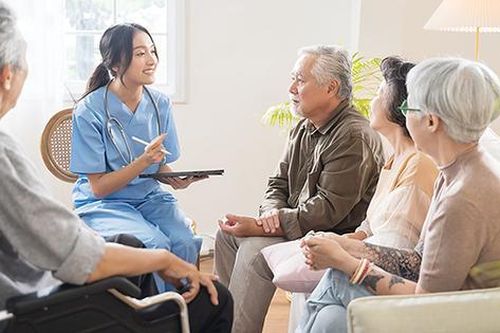 Bán trú 'sáng đi - chiều về' giải bài toán 'già hóa trong cô đơn'