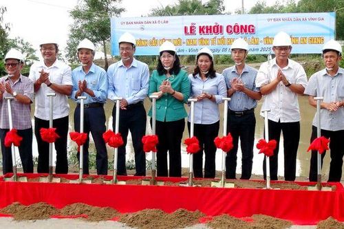 Khởi công cầu Kênh Mới - Nam Vĩnh Tế kết nối 2 xã Ô Lâm và Vĩnh Gia
