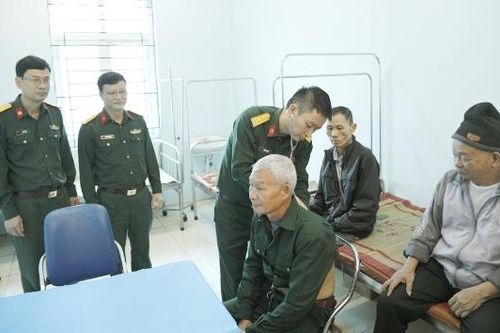 Bắc Ninh: Khám sức khỏe, cấp thuốc miễn phí và tặng quà các đối tượng chính sách, người có công